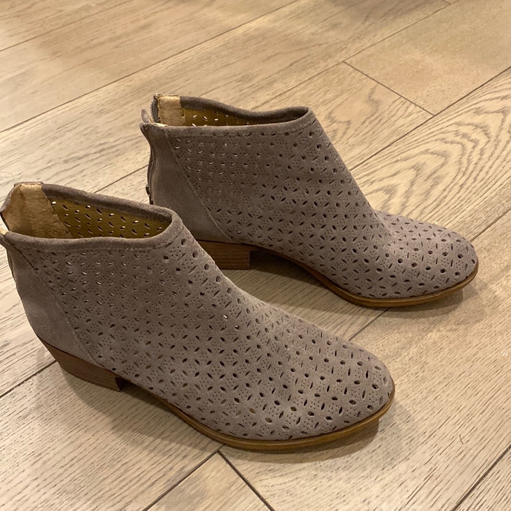 Lucky Brand Beige Bergyn Perforated Booties